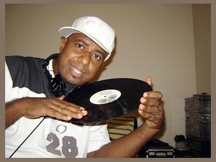 DJ Robson Leandro